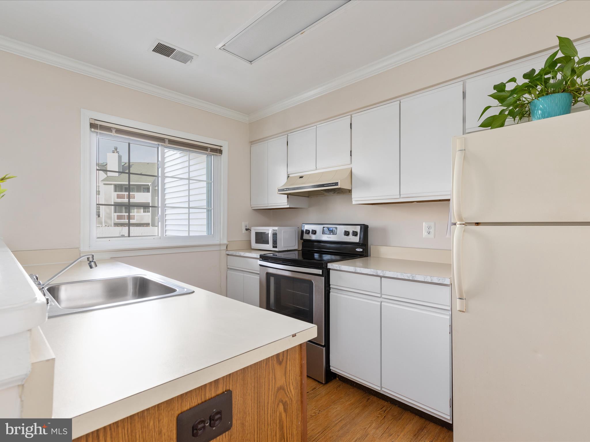 GRAYS POINTE - Residential