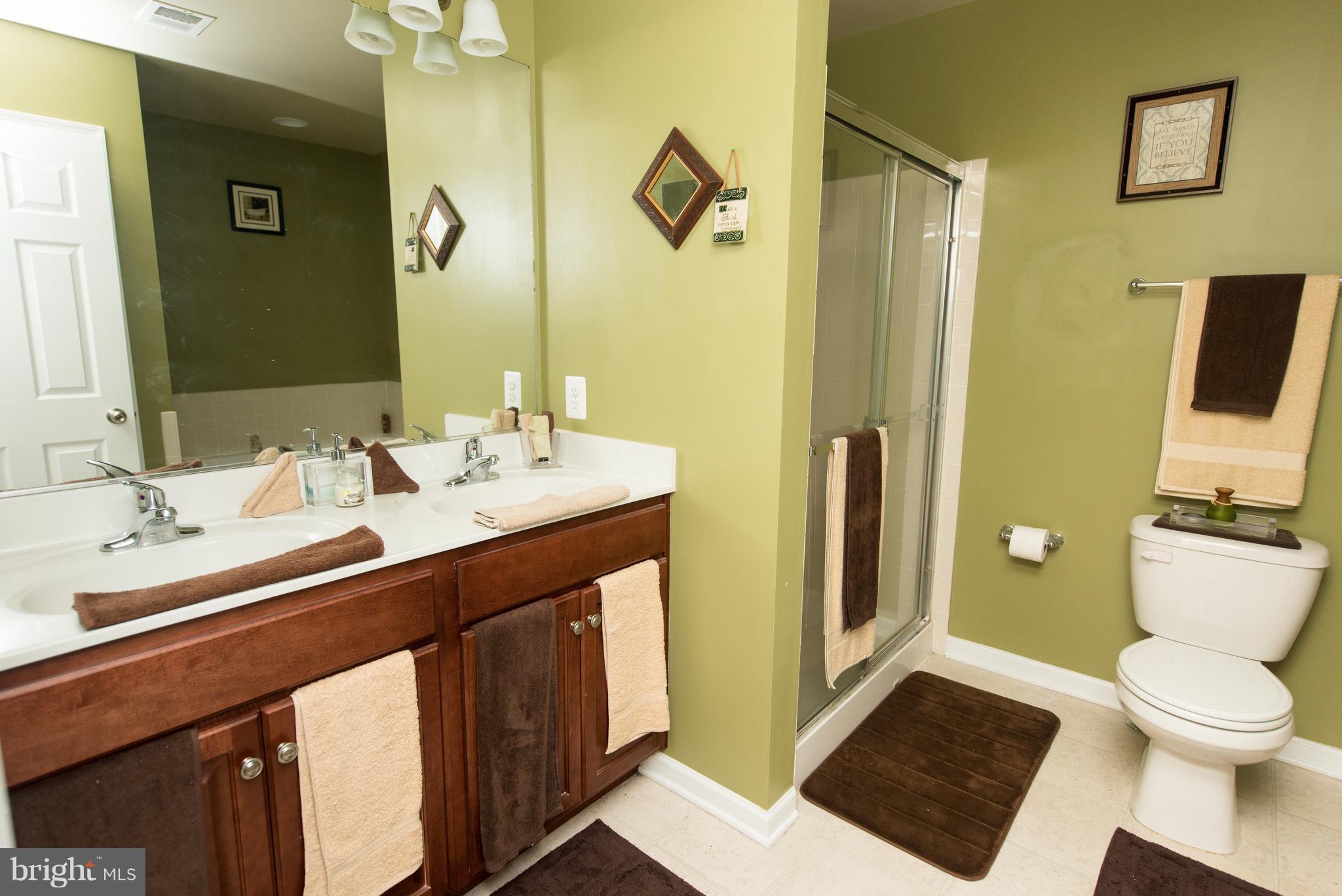 LAKELAND PLACE - Residential