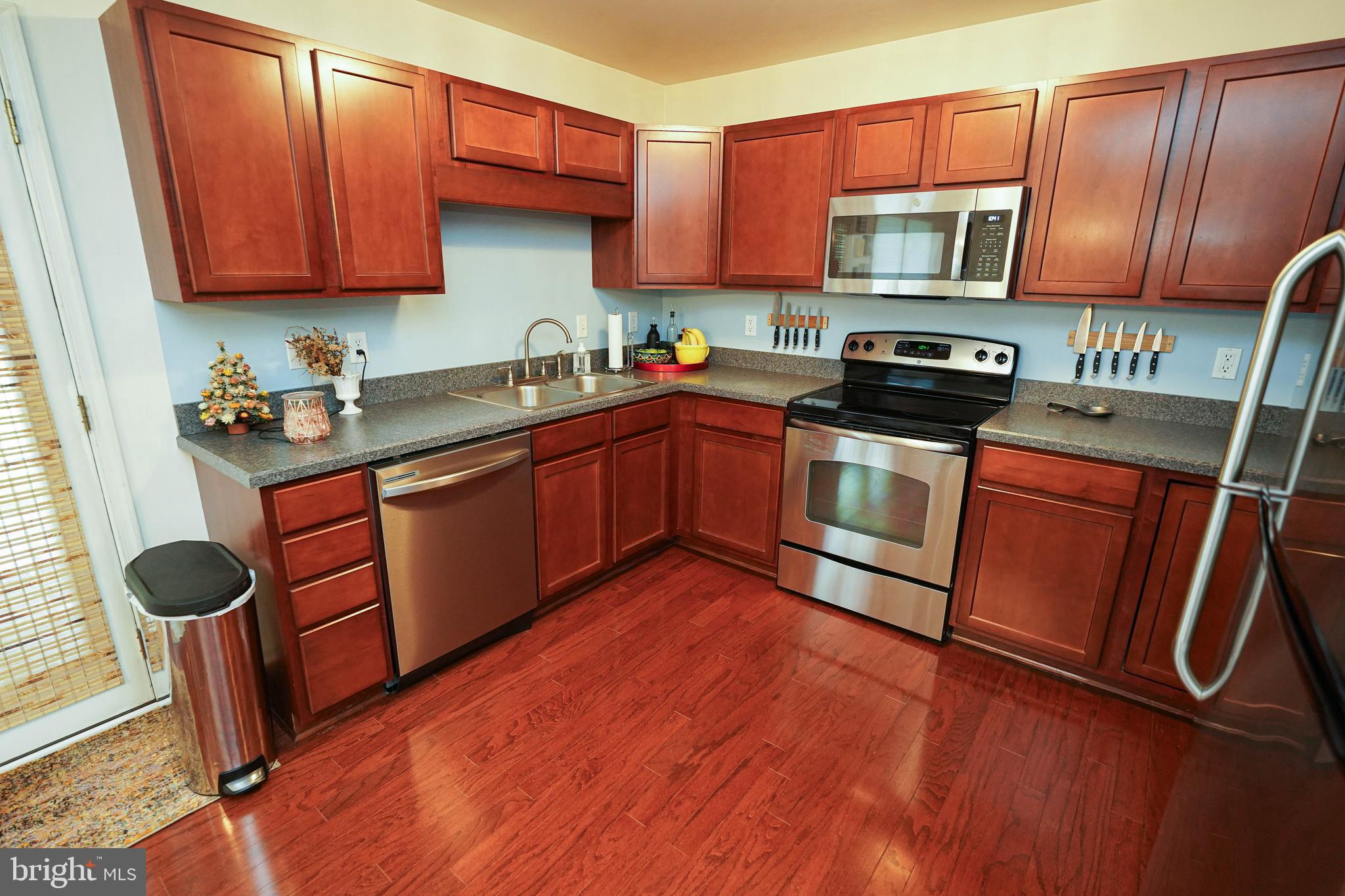 VILLAGES AT PARSONS LAKE - Residential