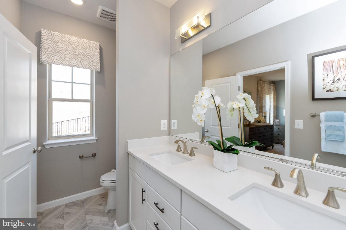 WHITSON WOODS - Residential