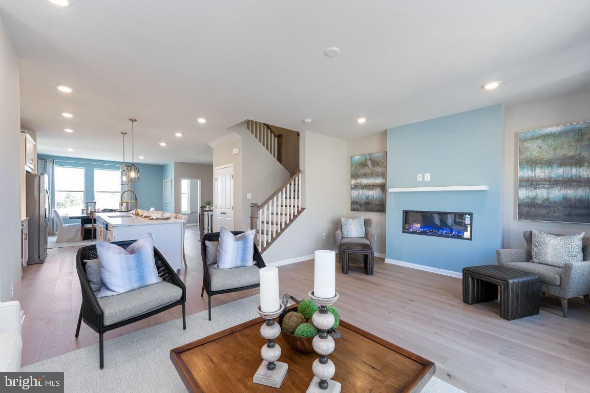 WHITSON WOODS - Residential