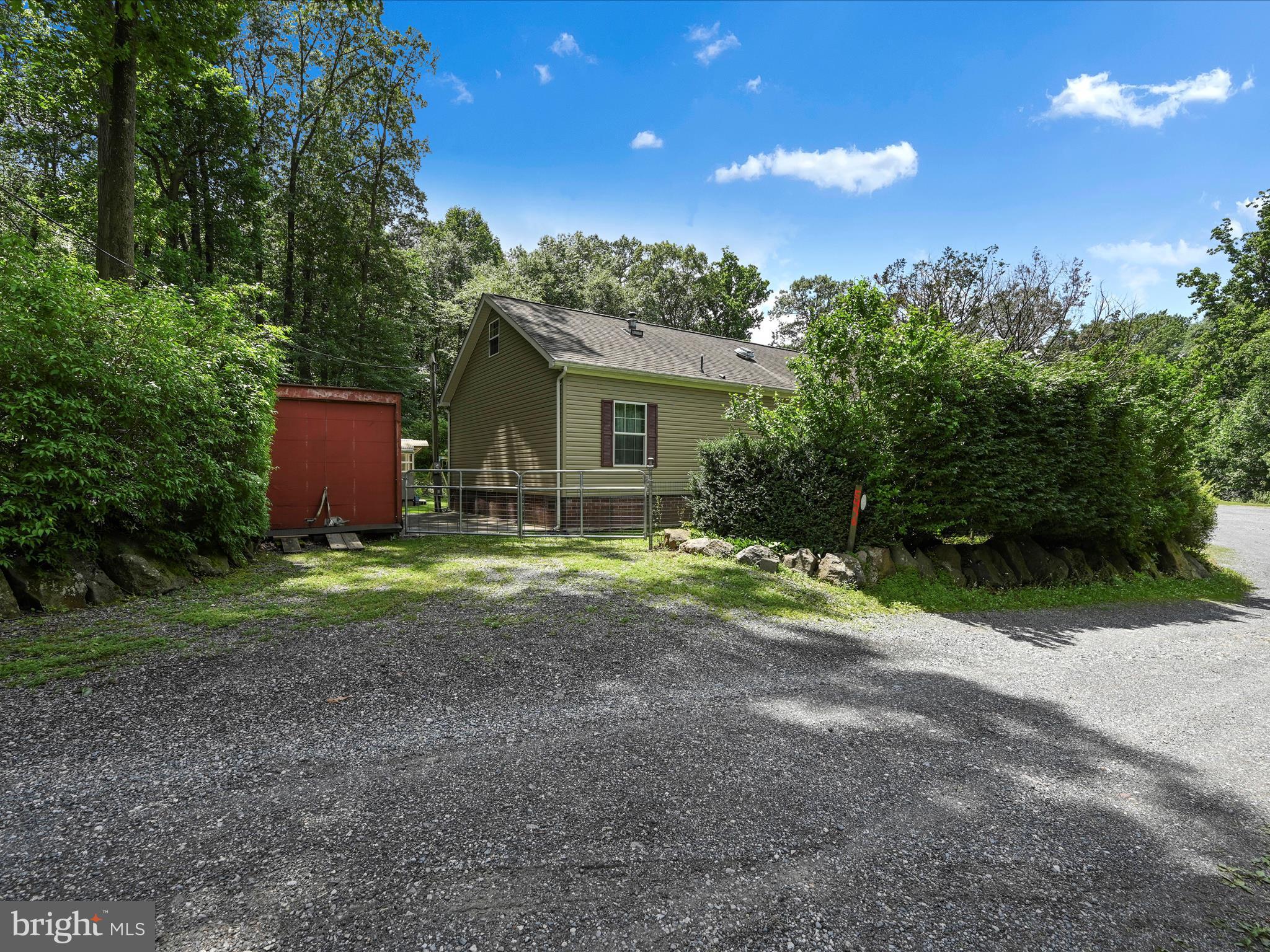 5496 RIDGE ROAD