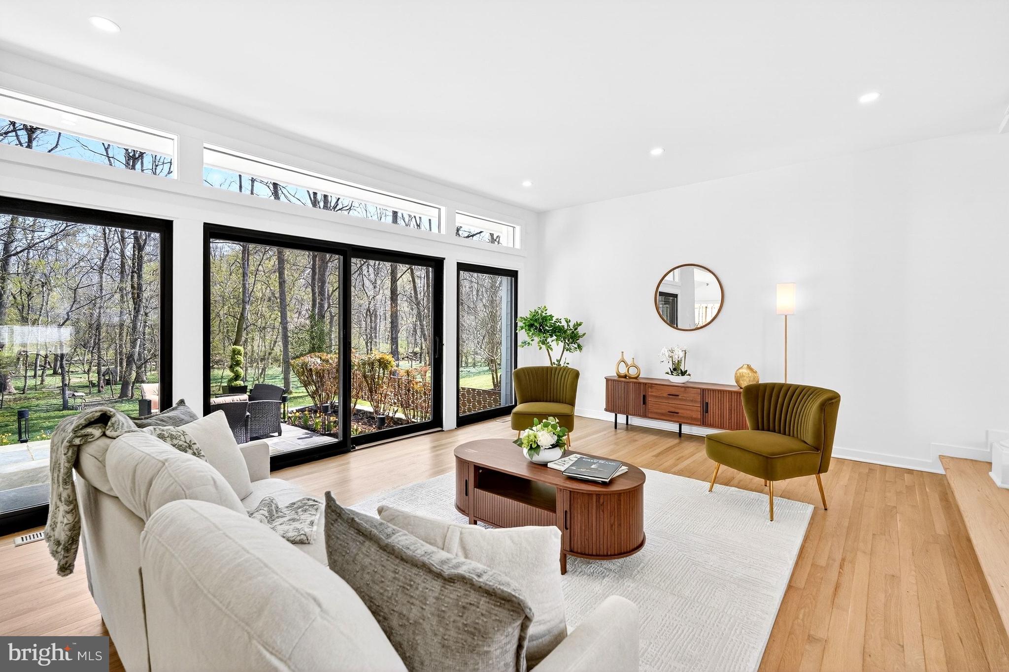 BRADLEY HILLS GROVE - Residential