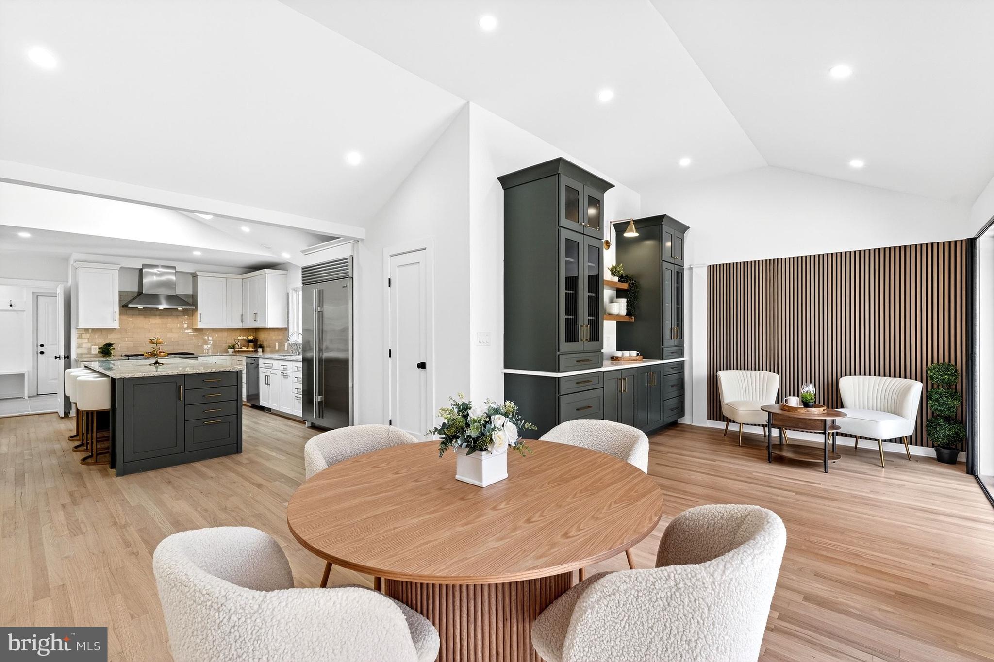 BRADLEY HILLS GROVE - Residential