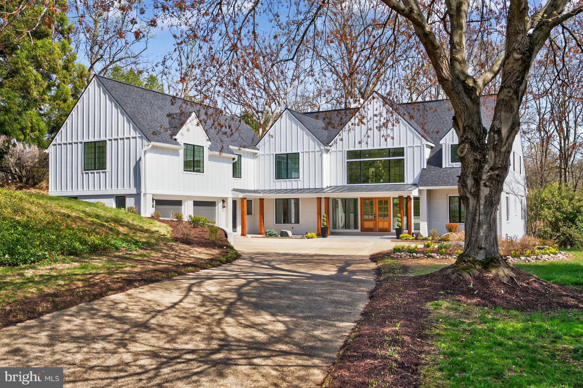 BRADLEY HILLS GROVE - Residential