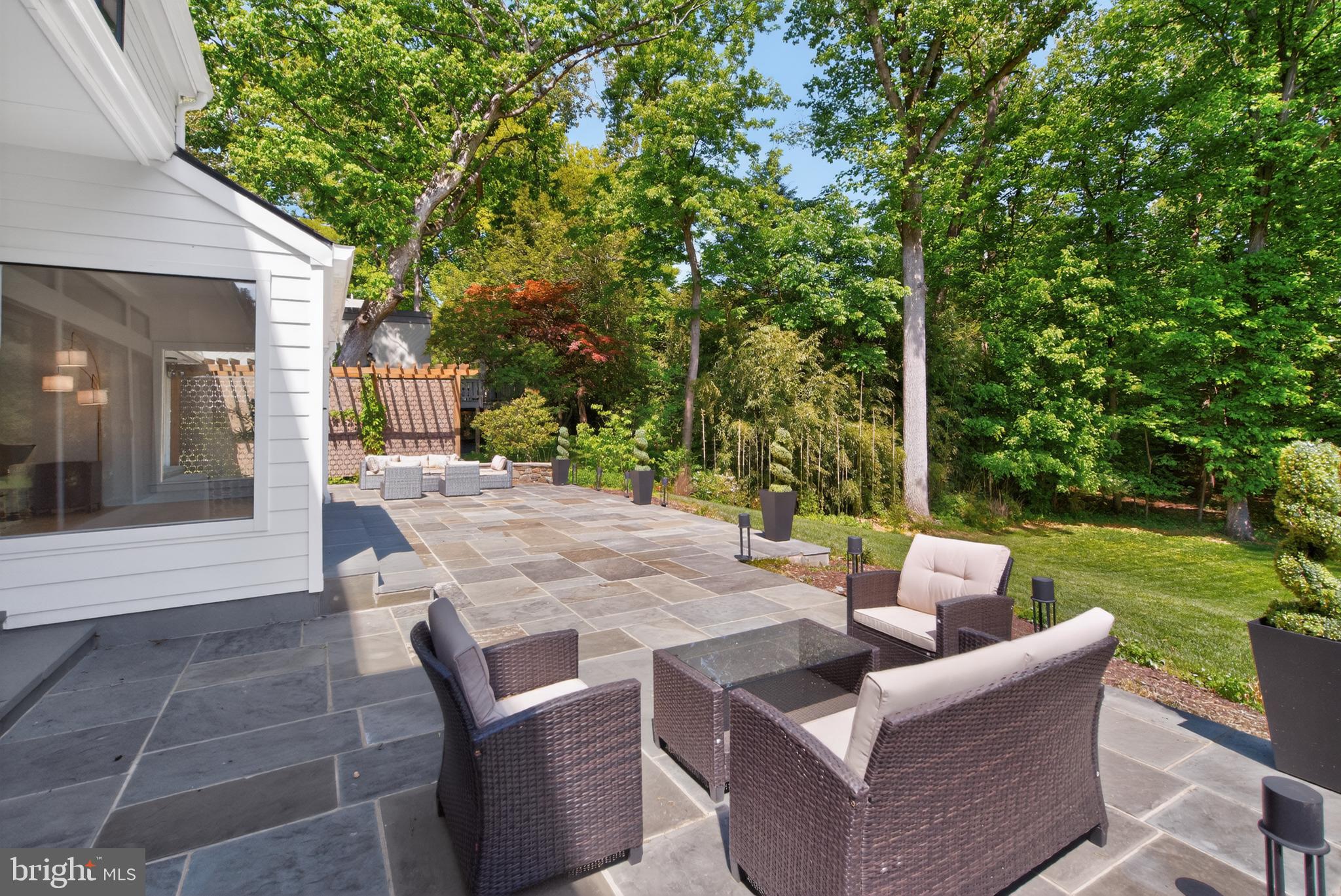 BRADLEY HILLS GROVE - Residential