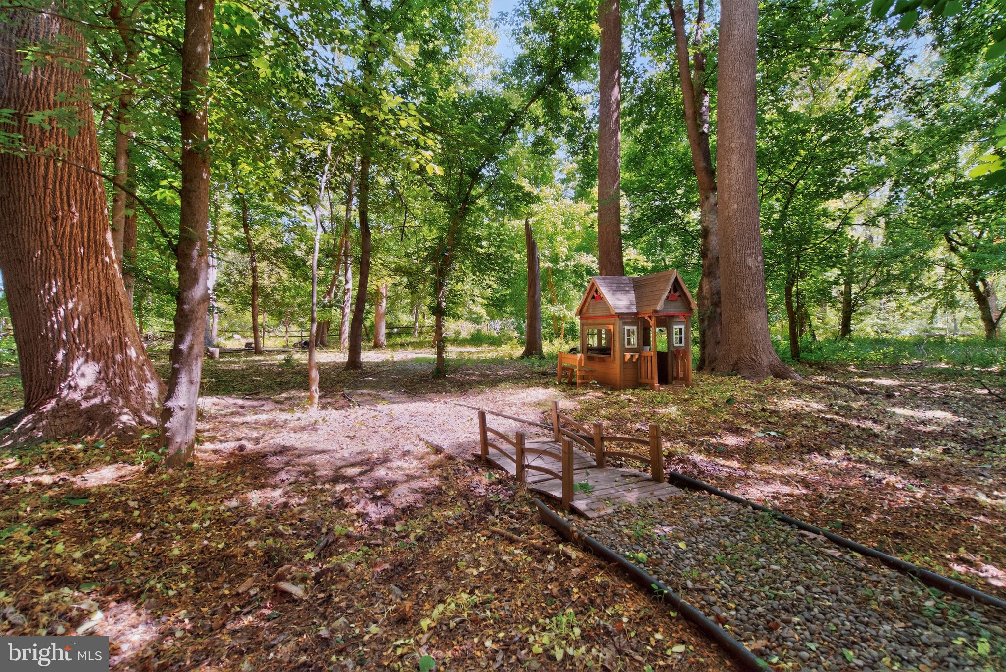 BRADLEY HILLS GROVE - Residential