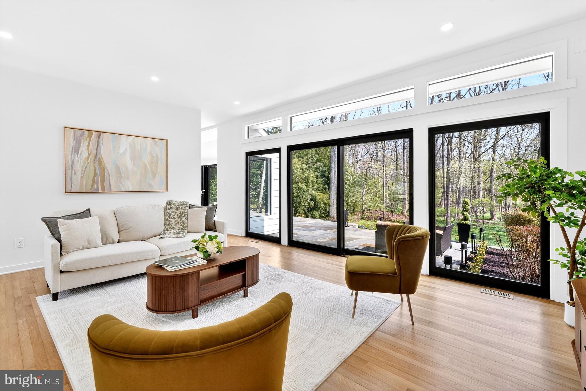 BRADLEY HILLS GROVE - Residential