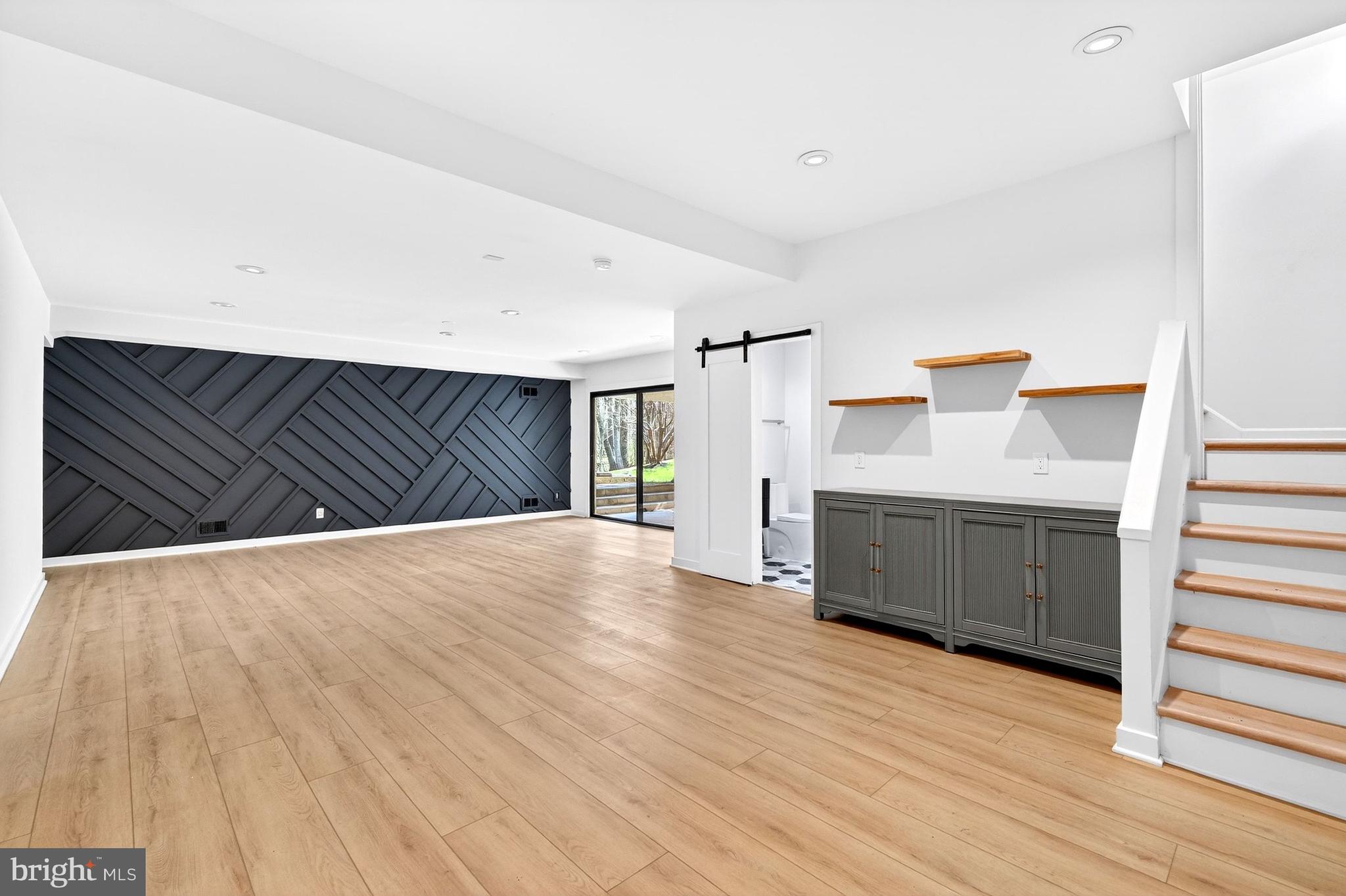 BRADLEY HILLS GROVE - Residential