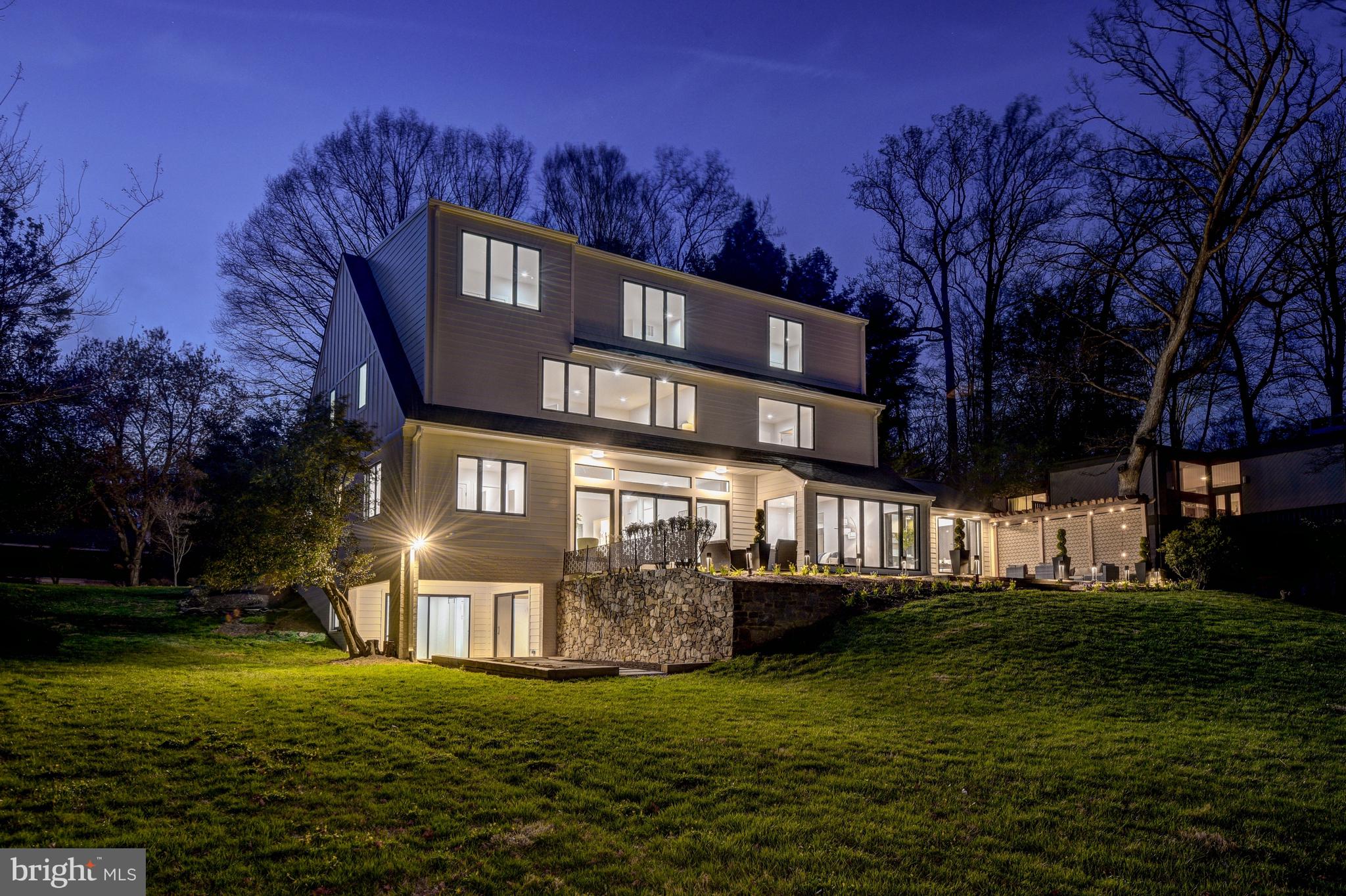 BRADLEY HILLS GROVE - Residential