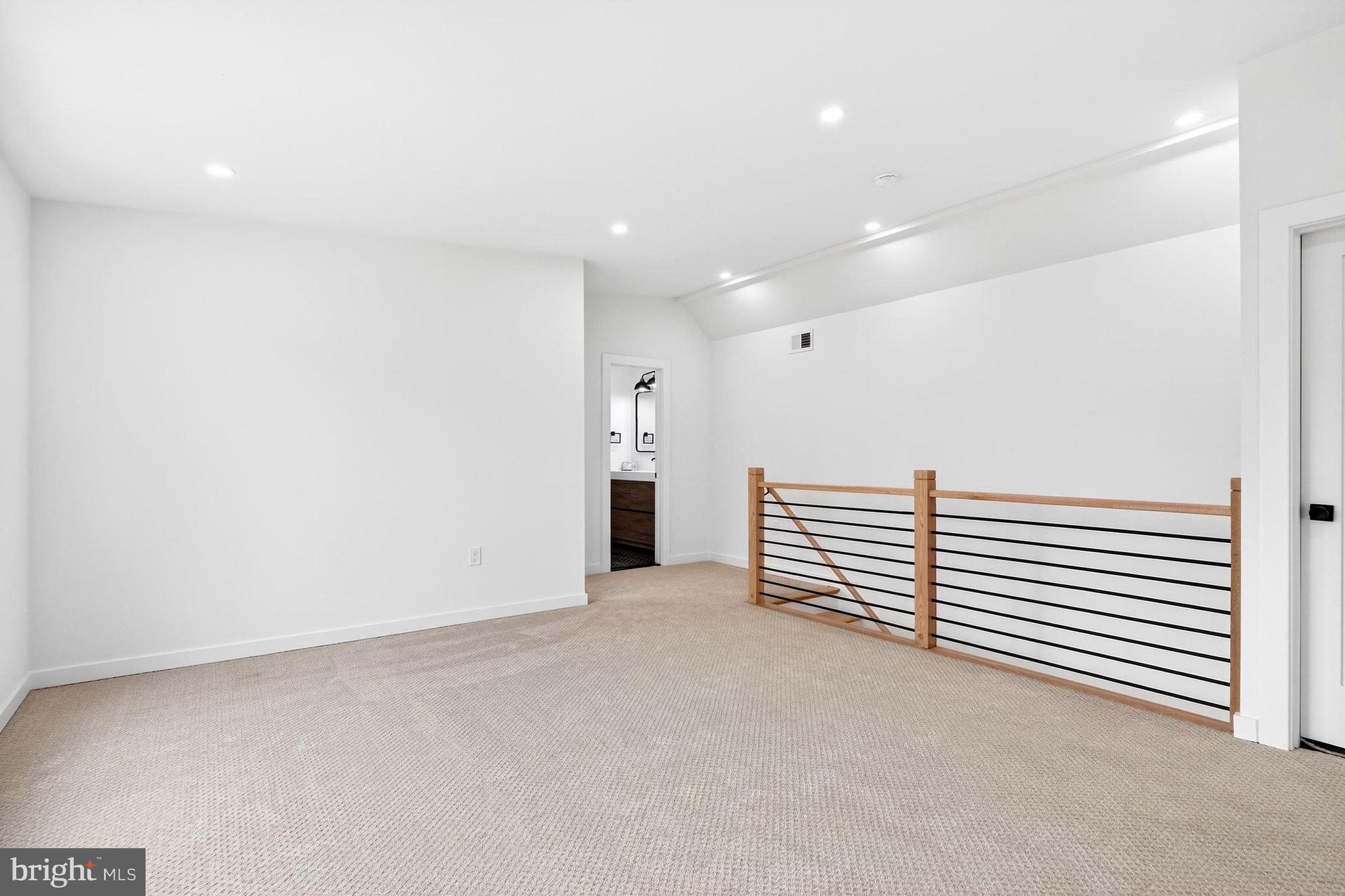 BRADLEY HILLS GROVE - Residential