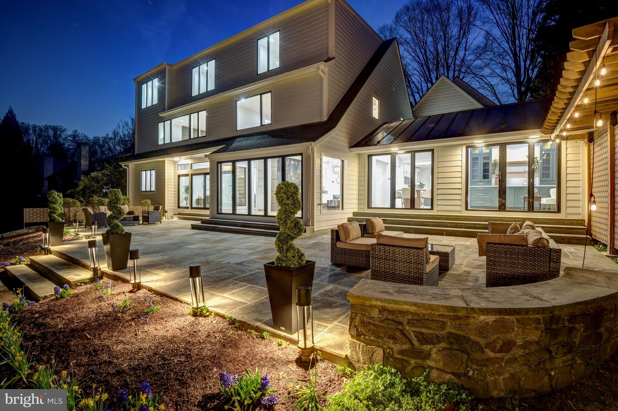 BRADLEY HILLS GROVE - Residential