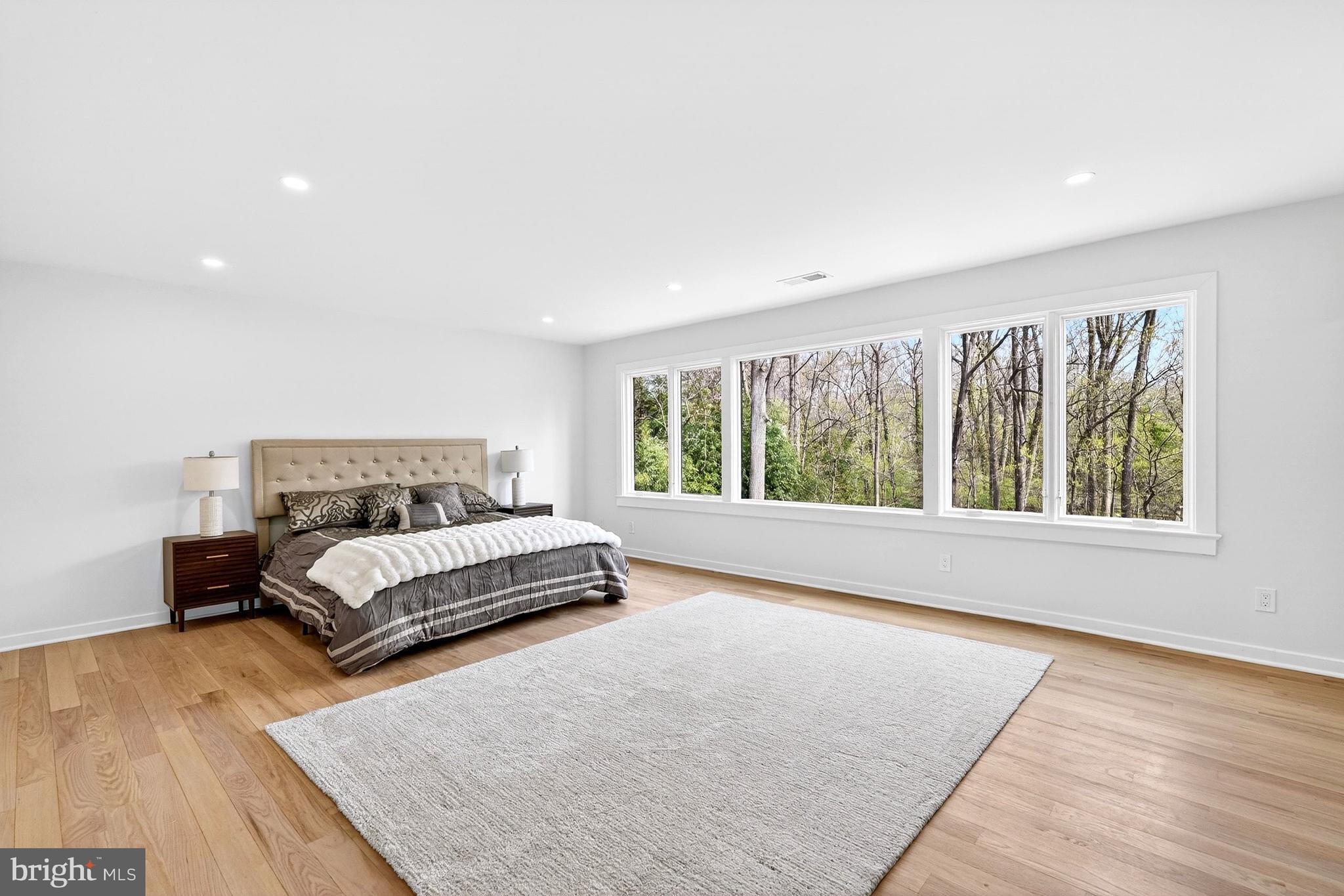 BRADLEY HILLS GROVE - Residential