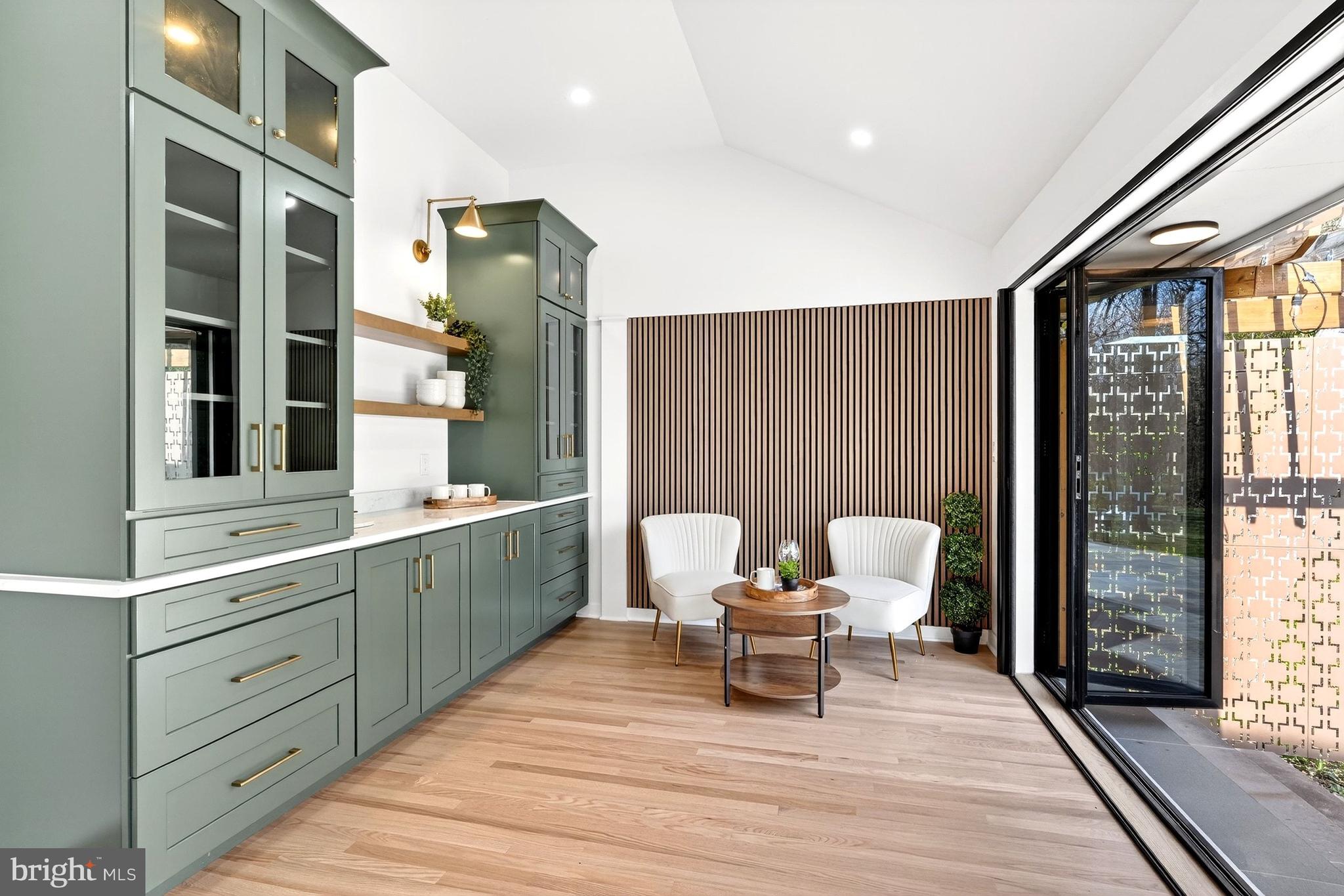 BRADLEY HILLS GROVE - Residential