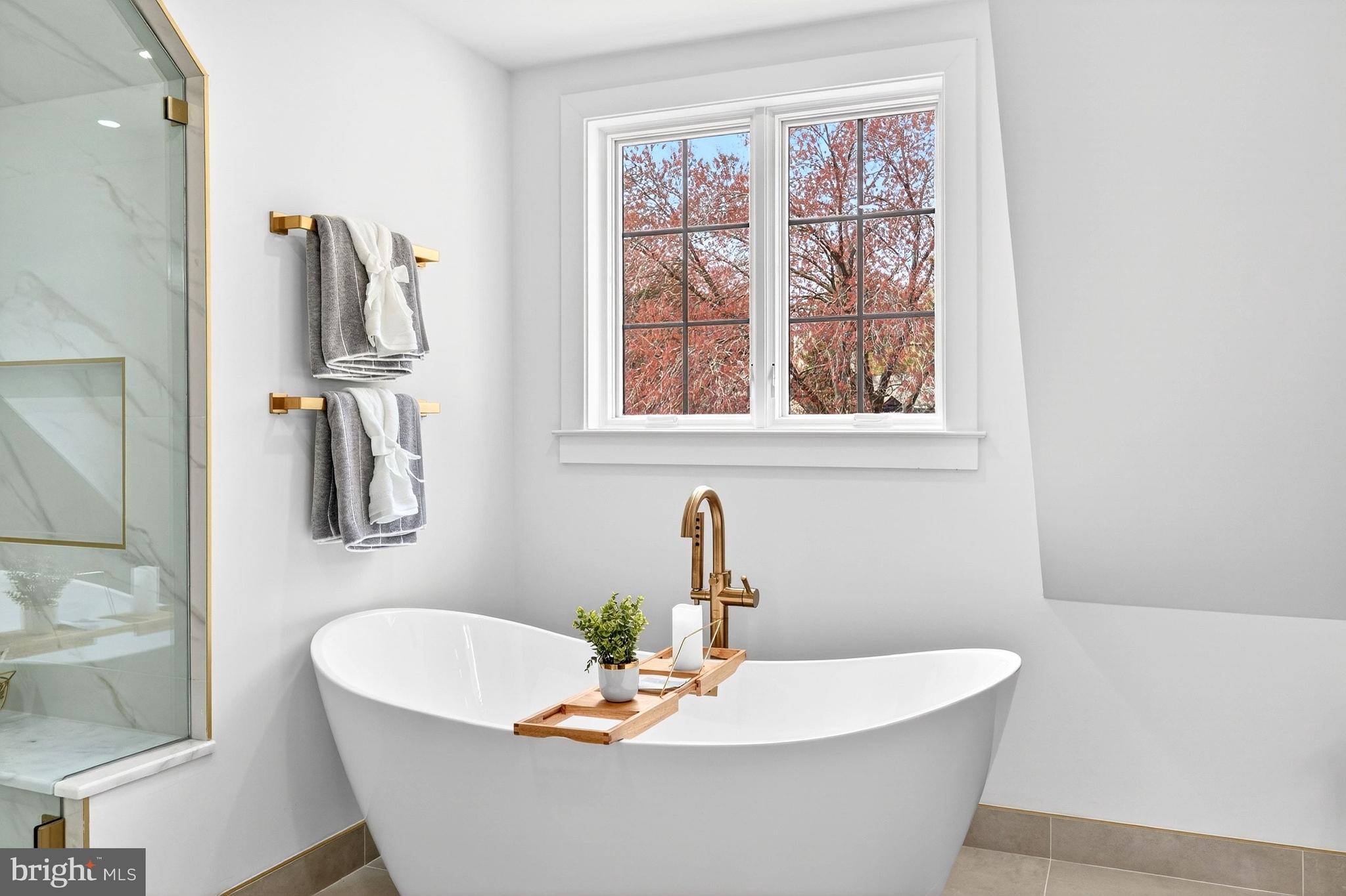 BRADLEY HILLS GROVE - Residential