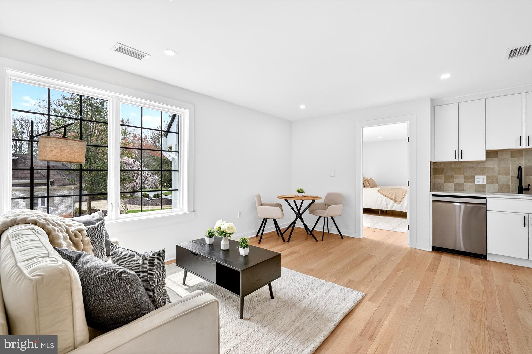 BRADLEY HILLS GROVE - Residential