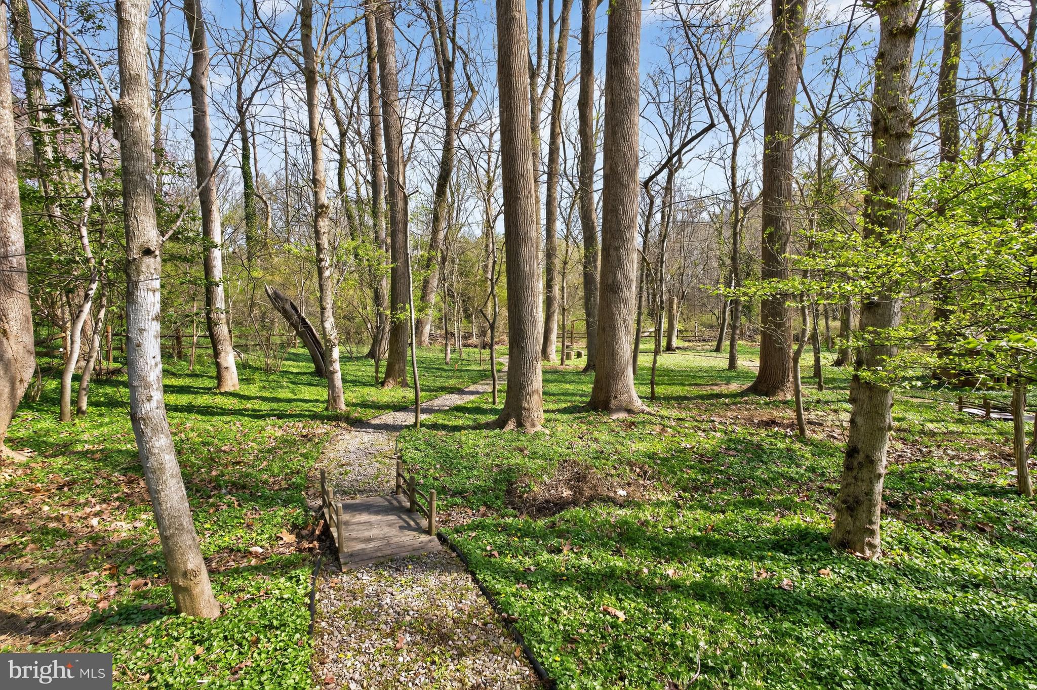 BRADLEY HILLS GROVE - Residential