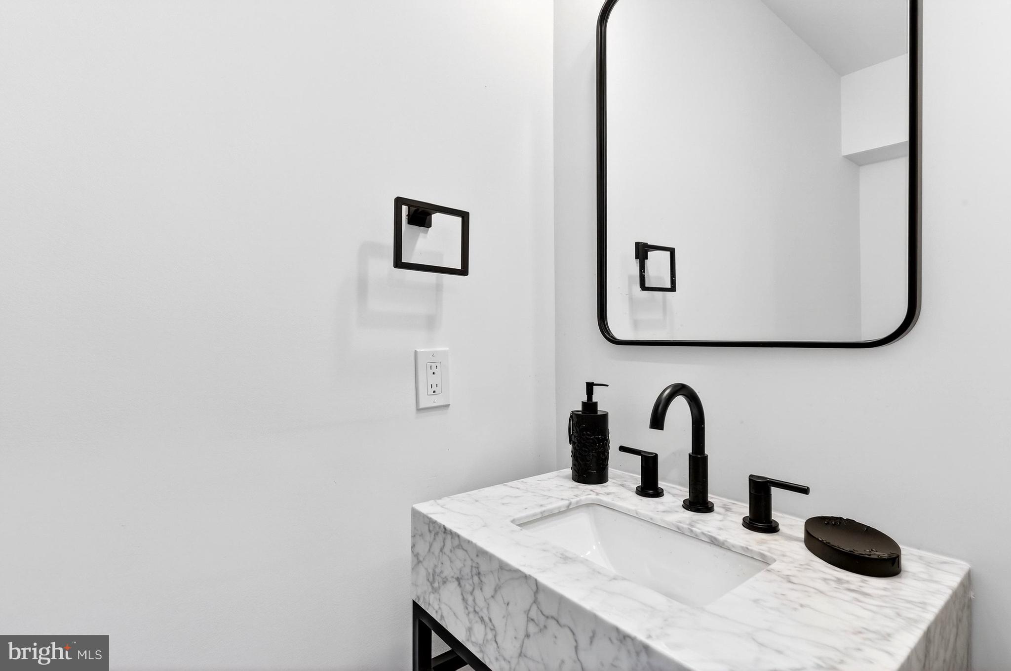 BRADLEY HILLS GROVE - Residential