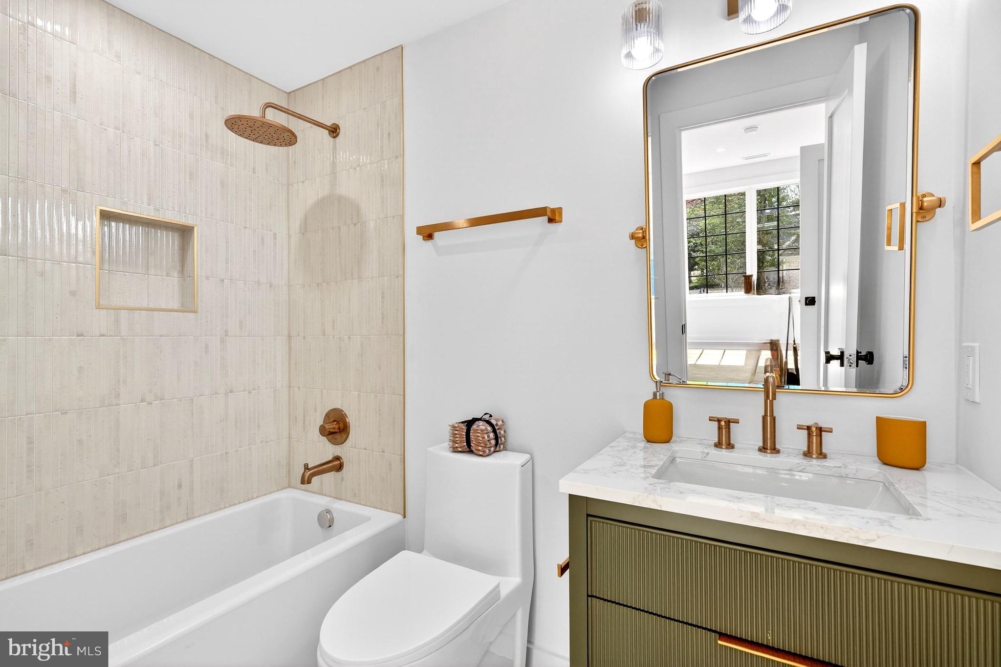 BRADLEY HILLS GROVE - Residential