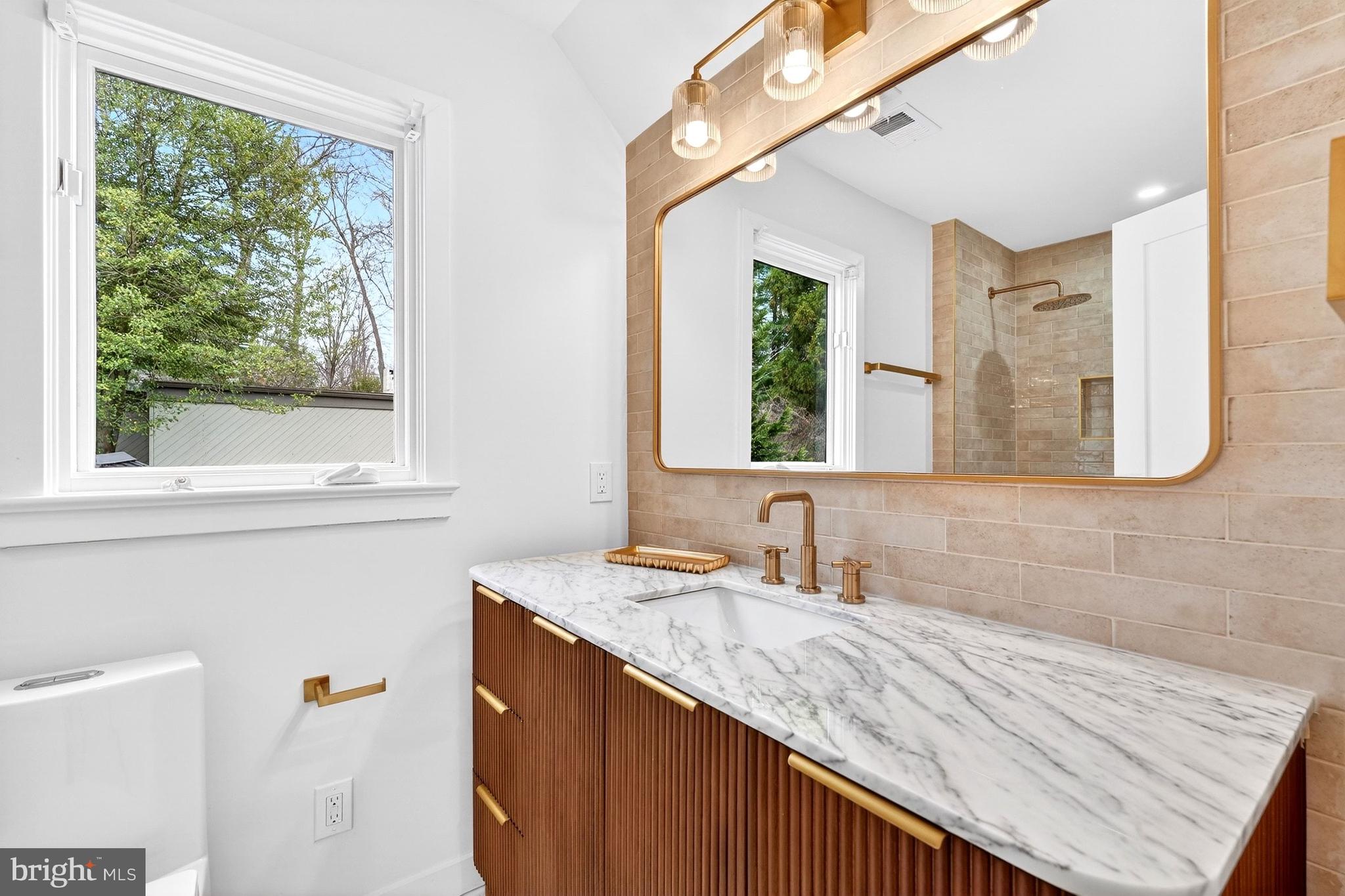 BRADLEY HILLS GROVE - Residential