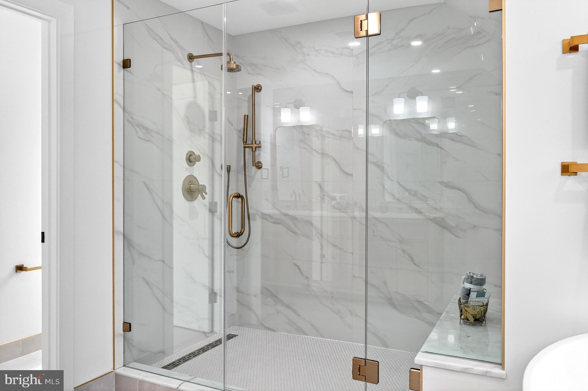 BRADLEY HILLS GROVE - Residential