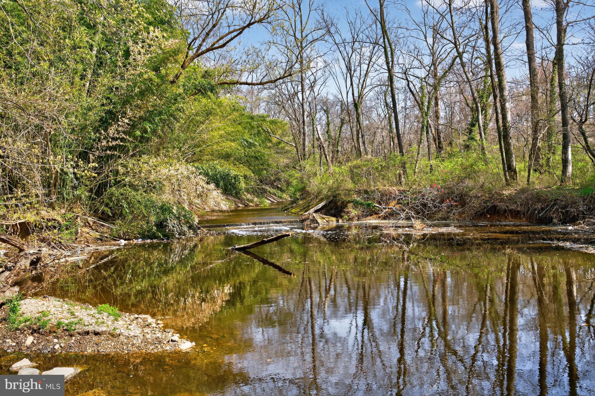 BRADLEY HILLS GROVE - Residential