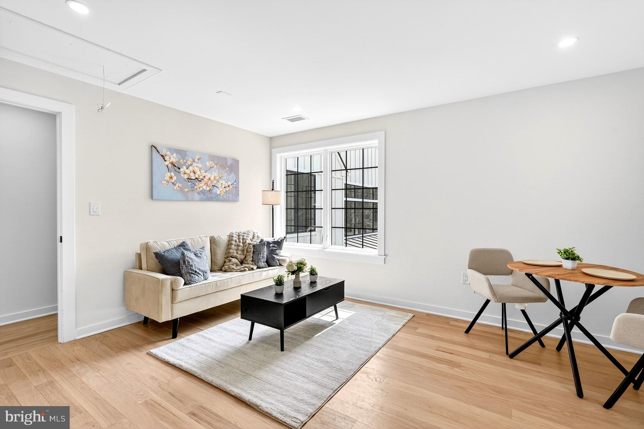 BRADLEY HILLS GROVE - Residential