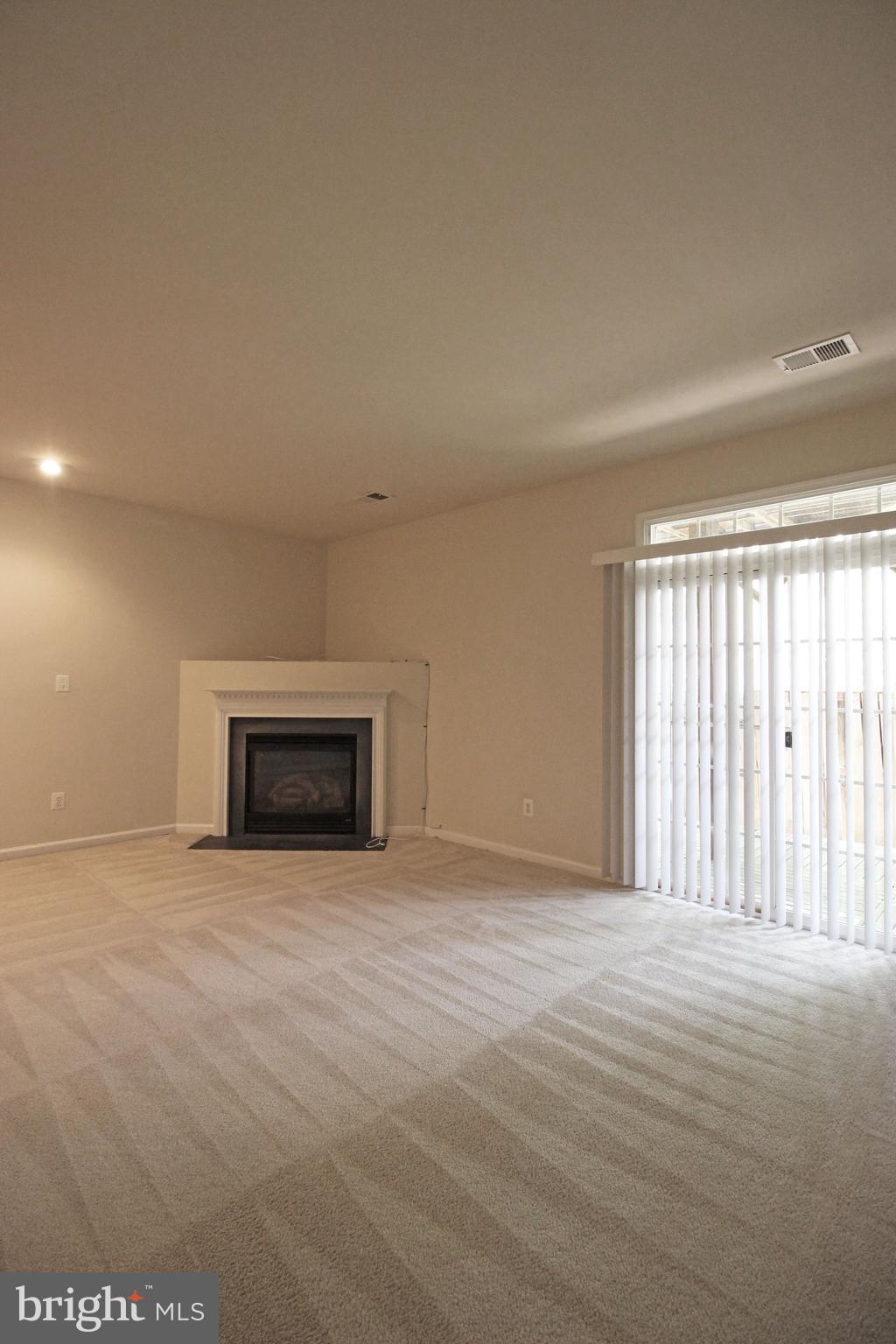 HAWTHORNE - Residential Lease