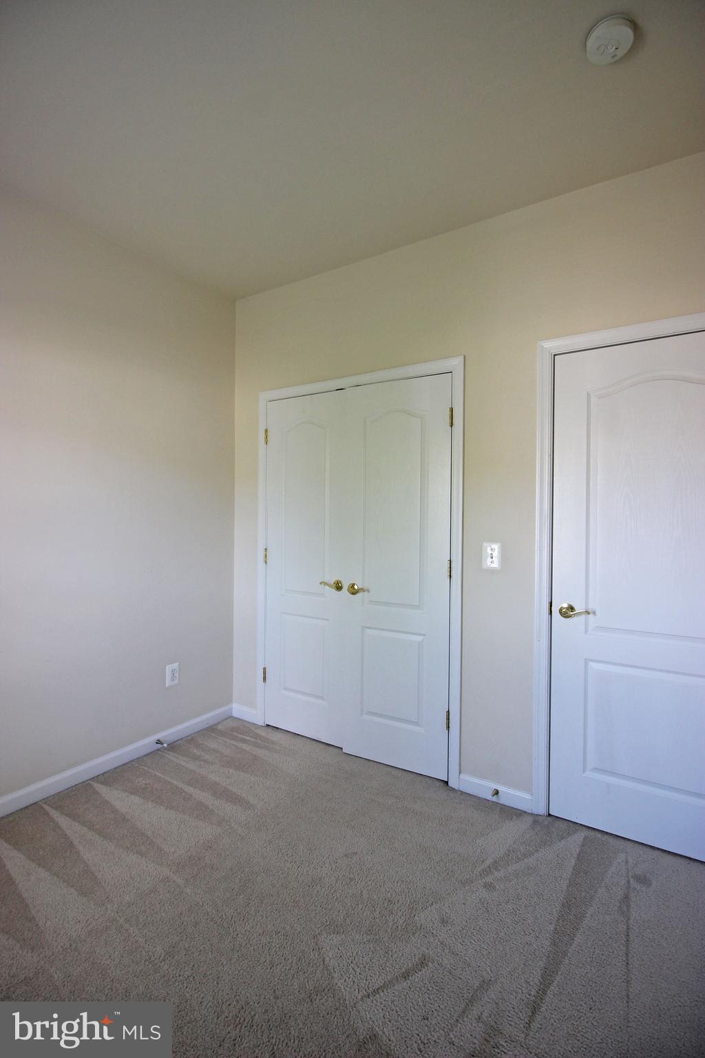 HAWTHORNE - Residential Lease