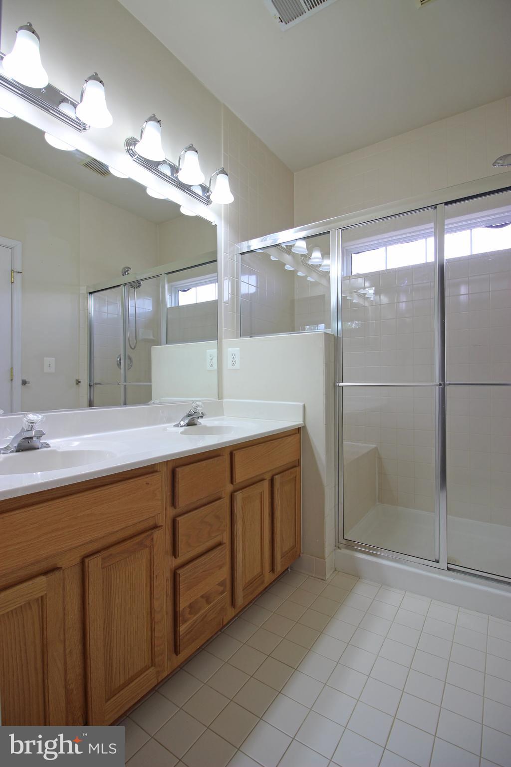 HAWTHORNE - Residential Lease