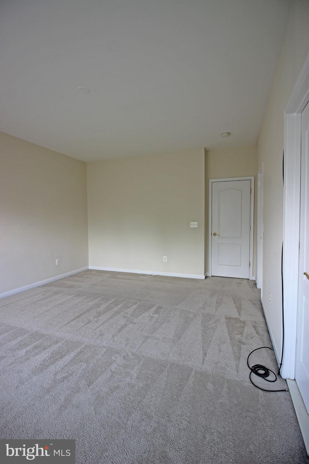 HAWTHORNE - Residential Lease