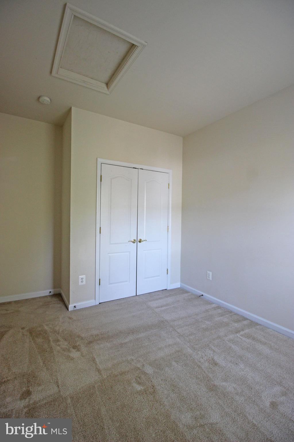 HAWTHORNE - Residential Lease