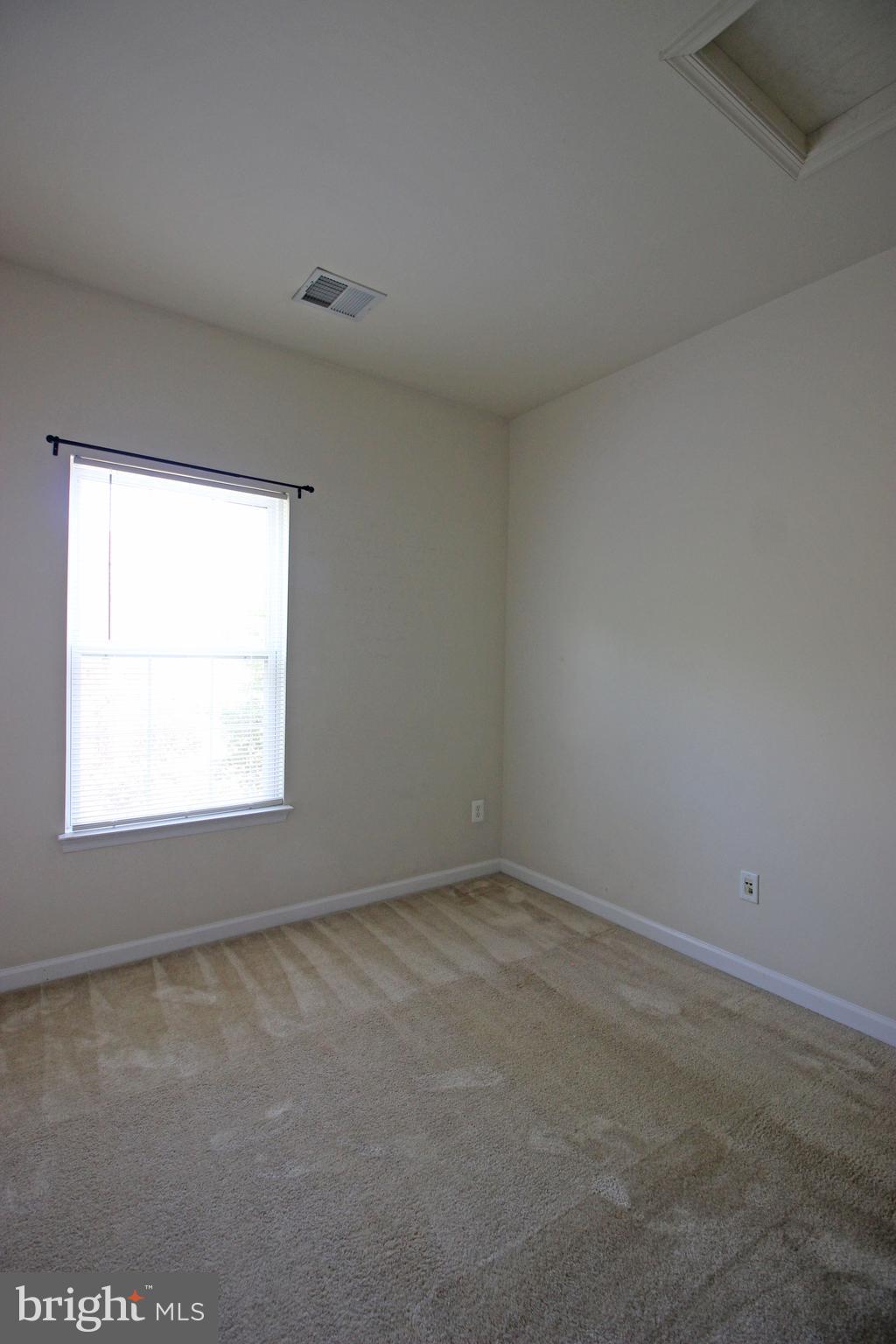 HAWTHORNE - Residential Lease