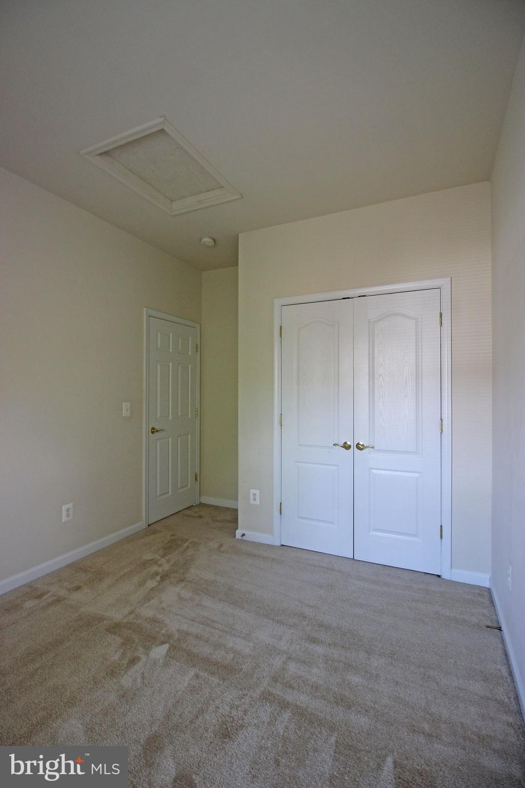 HAWTHORNE - Residential Lease