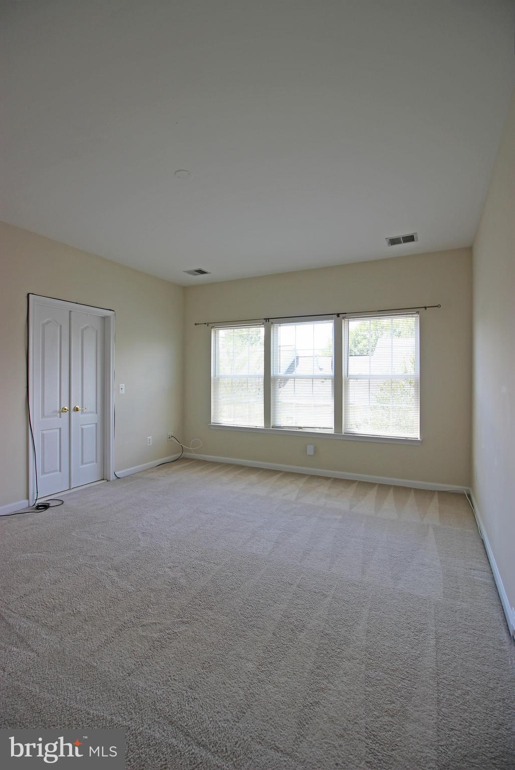 HAWTHORNE - Residential Lease