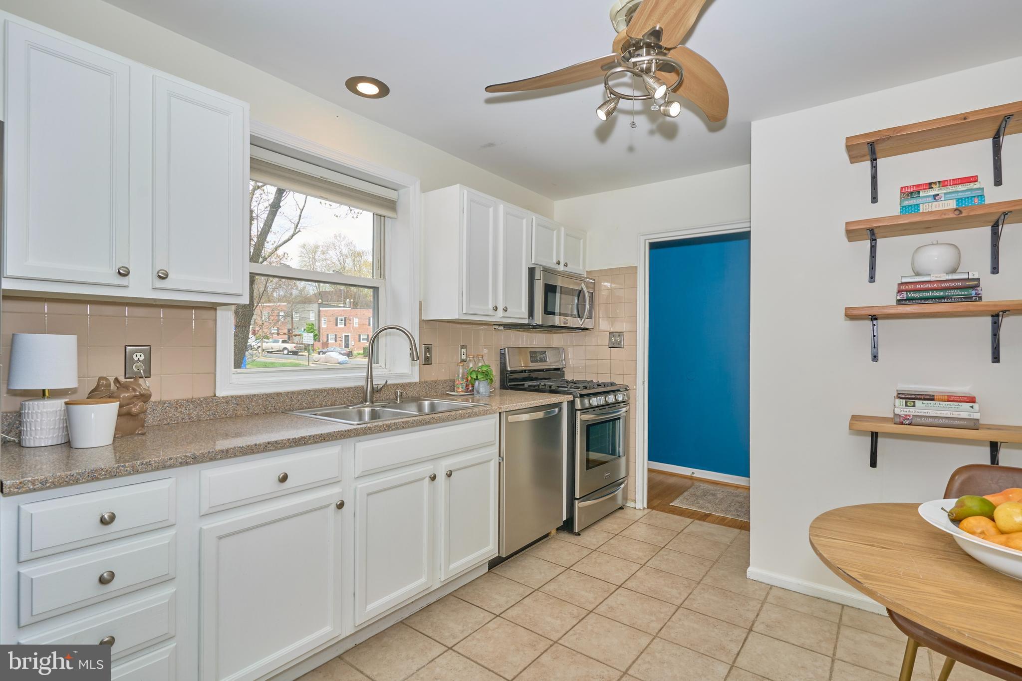 WARWICK VILLAGE - Residential