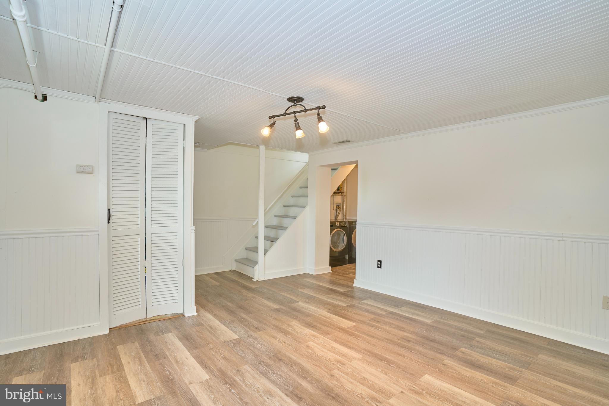 WARWICK VILLAGE - Residential