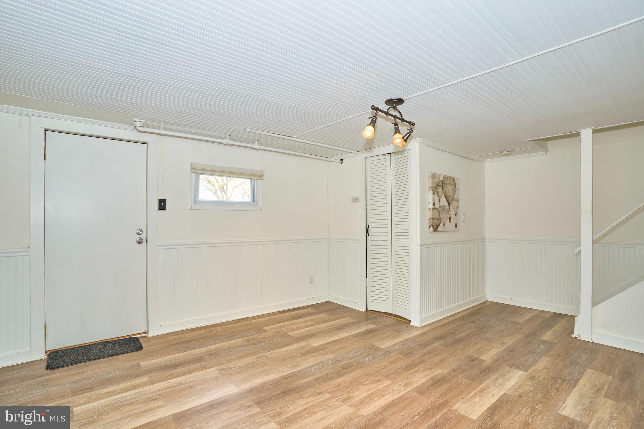 WARWICK VILLAGE - Residential