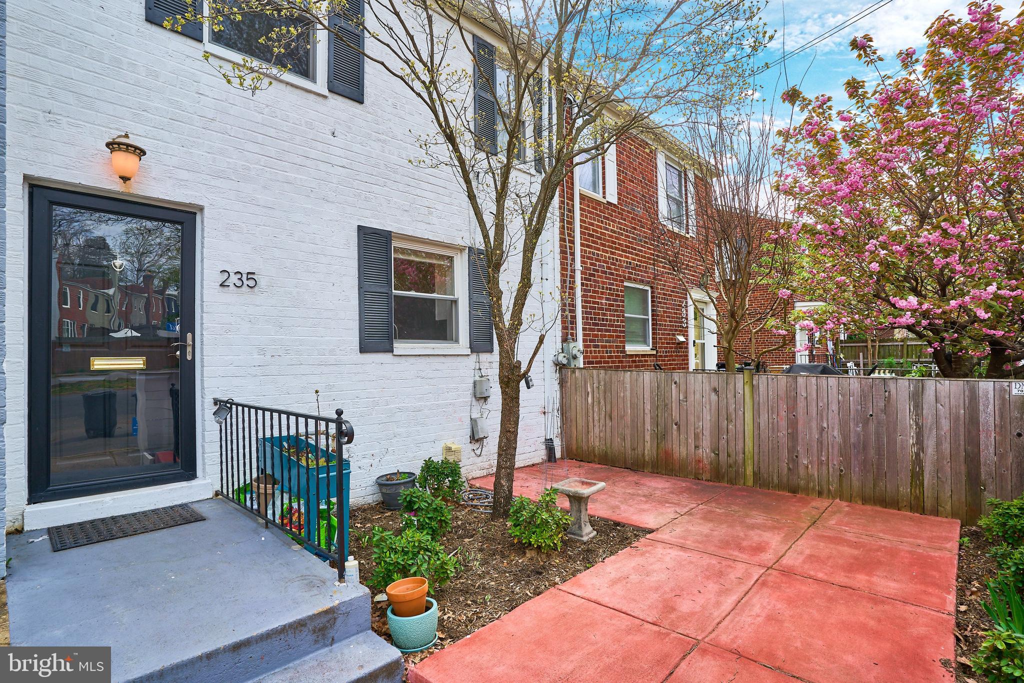 WARWICK VILLAGE - Residential