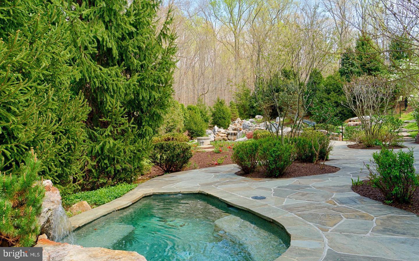 NICHOLS RUN ESTATES - Residential