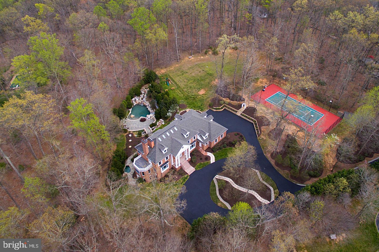 NICHOLS RUN ESTATES - Residential