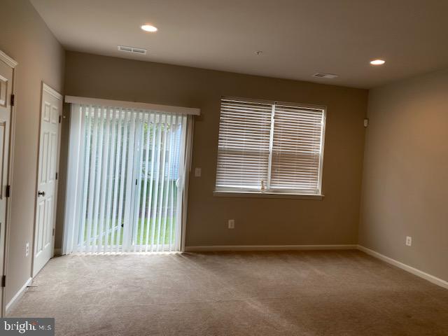 OAKVIEW VILLAGE - Residential Lease