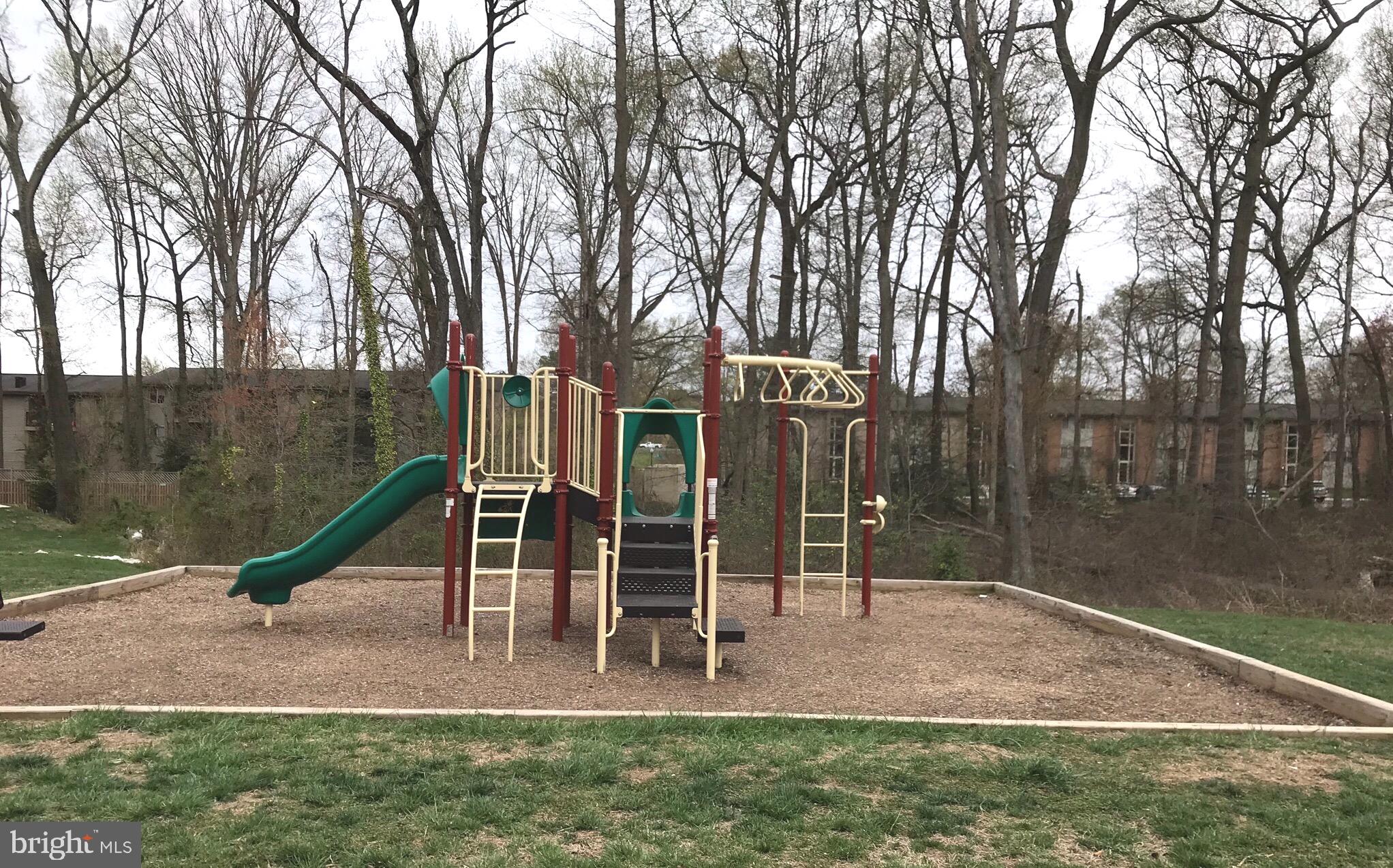 OAKVIEW VILLAGE - Residential Lease