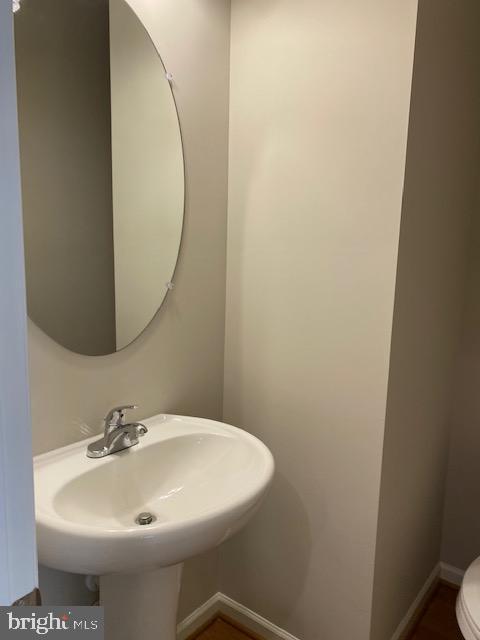 OAKVIEW VILLAGE - Residential Lease