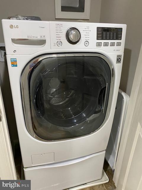 OAKVIEW VILLAGE - Residential Lease