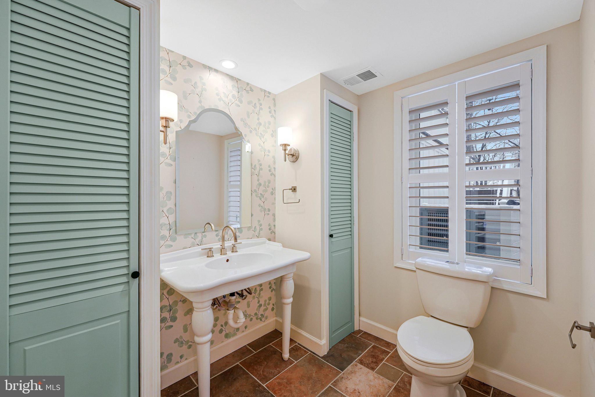 DONOVANS NINE - Residential