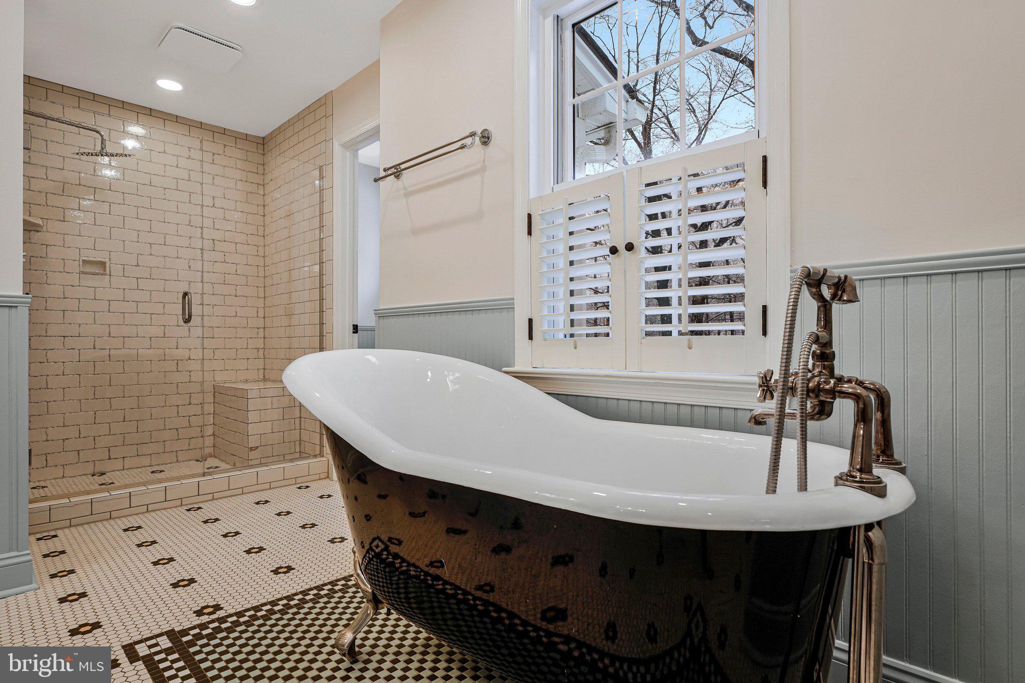 DONOVANS NINE - Residential