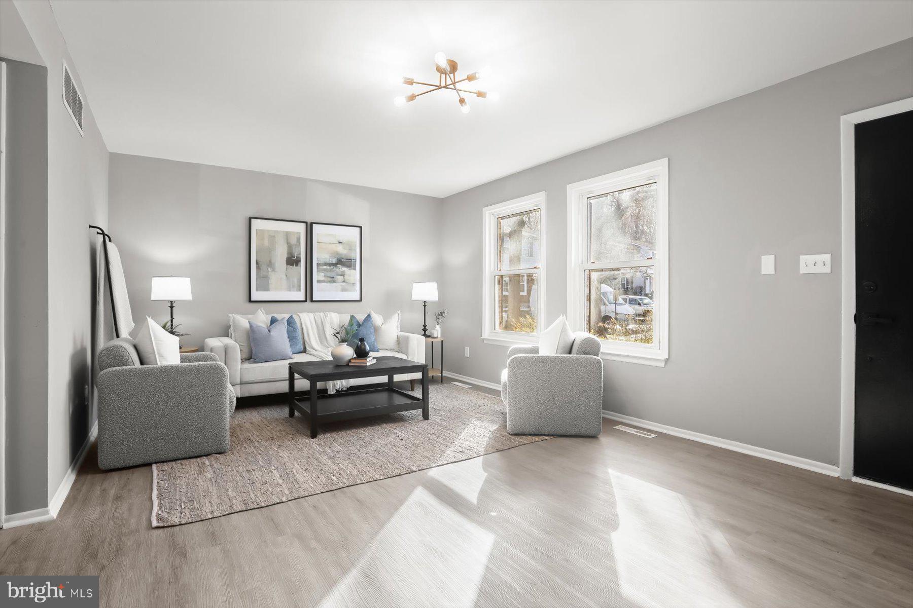 HARFORD SQUARE - Residential