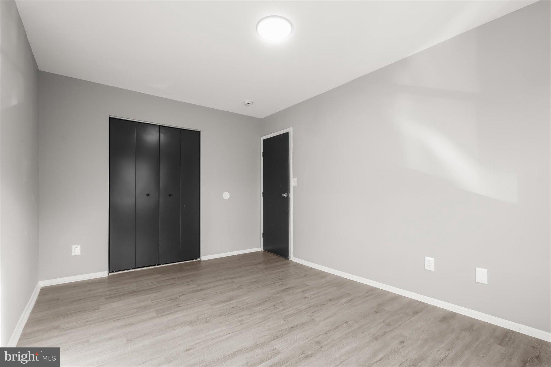 HARFORD SQUARE - Residential