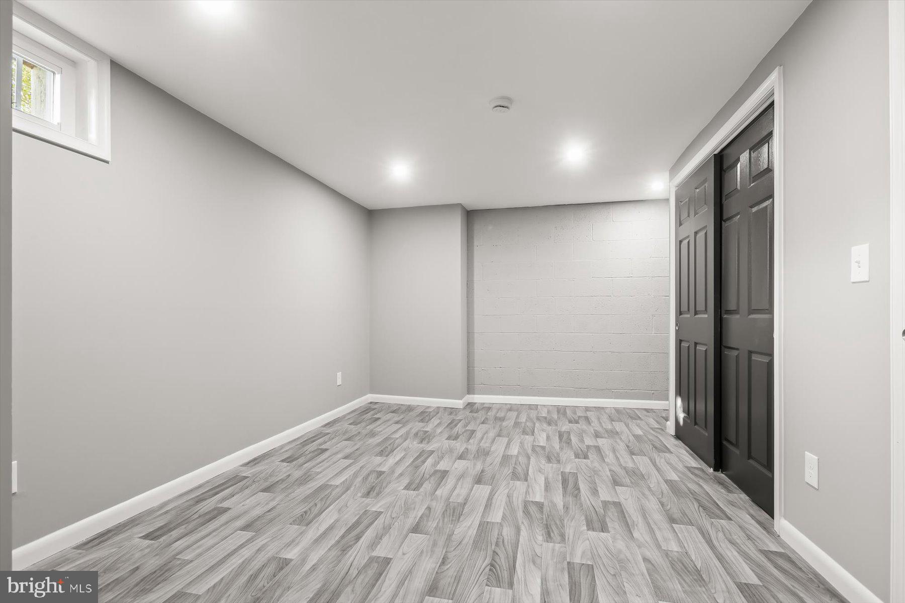 HARFORD SQUARE - Residential